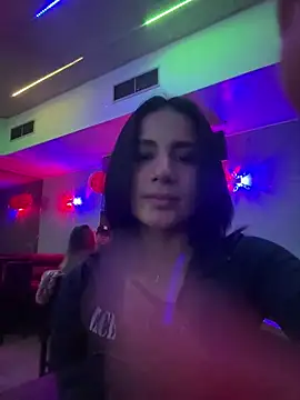 Snapshot of Ale_Lewis chatting on October 31, 2025, 11:28 pm Ale Lewis online show from October 31, 2025, 11:28 pm