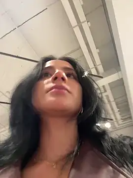 Snapshot of Ale_Lewis chatting on November 3, 2025, 1:23 pm Ale Lewis online show from November 3, 2025, 1:23 pm