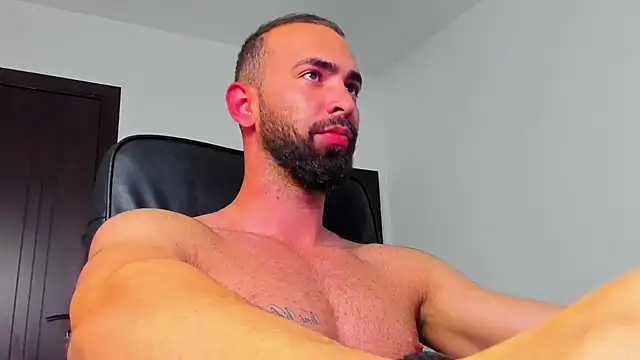 MichaelMasterss online show from December 19, 2024, 9:17 pm