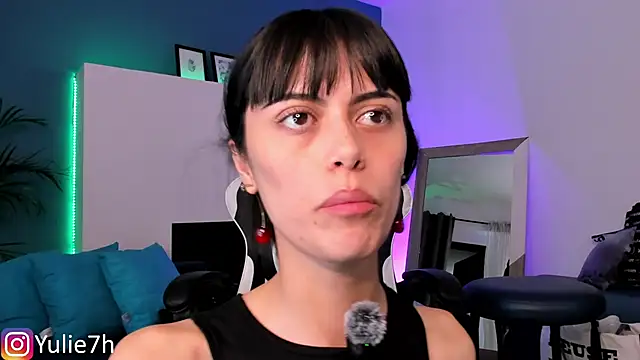  Jessy Moon  online show from September 18, 2025, 8:22 pm