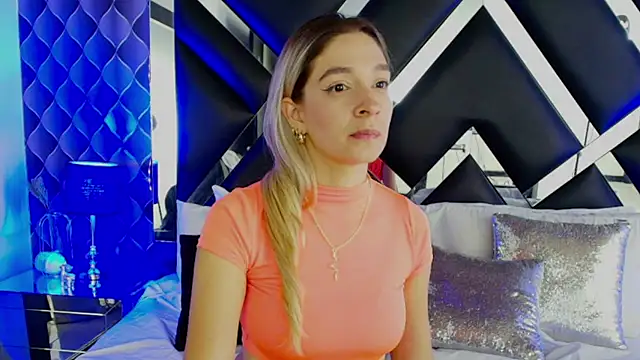 victoriaa lee  online show from March 19, 2025, 7:49 pm