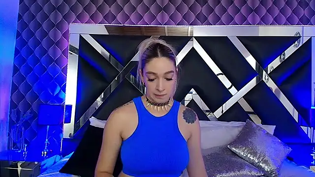 victoriaa lee  online show from November 25, 2025, 7:36 pm