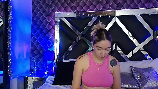 victoriaa lee  online show from May 28, 2026, 6:38 pm