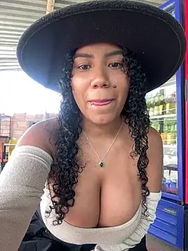 serena willow online show from November 18, 2025, 7:51 pm