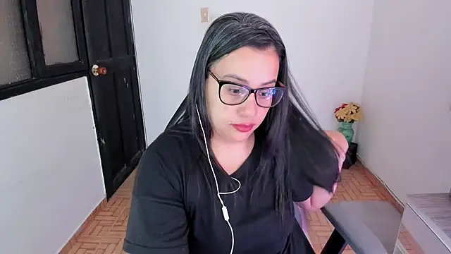 smile sweetpao online show from February 2, 2025, 3:21 am