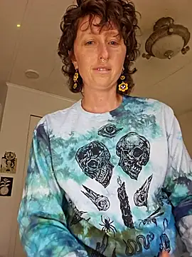 mossy kiss online show from October 13, 2025, 5:24 pm