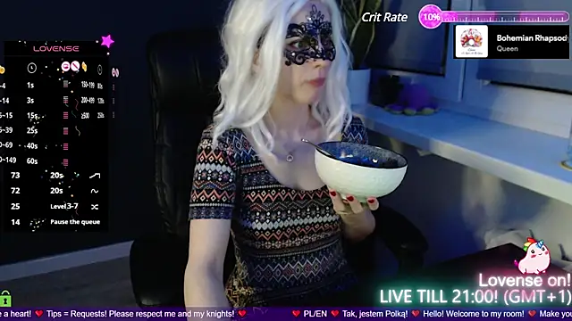 strawberry muffin online show from January 14, 2025, 7:21 pm