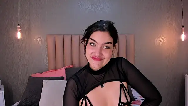 Alexa Thaylor  online show from January 28, 2025, 2:10 pm