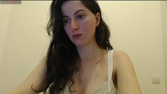  Hot Lady  online show from April 20, 2026, 9:05 pm