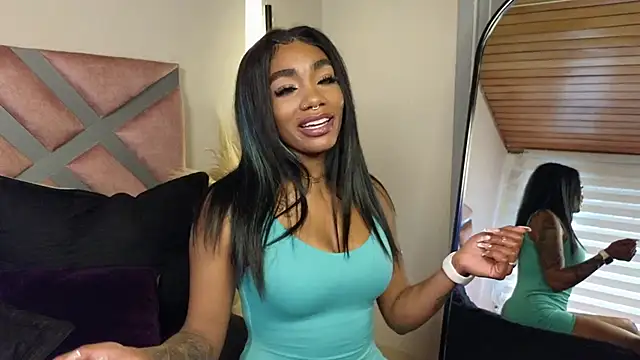 emely brandon online show from March 17, 2025, 7:15 pm