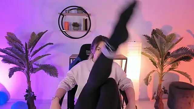 RebeccaMartinez online show from January 11, 2025, 8:11 am