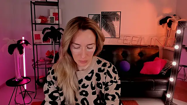 RebeccaMartinez online show from January 23, 2025, 5:35 am