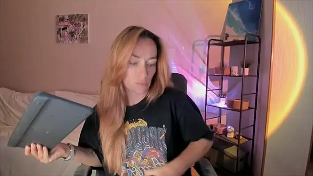 RebeccaMartinez online show from October 3, 2025, 12:13 pm