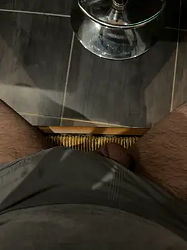 mattexhibe online show from December 19, 2025, 6:37 pm