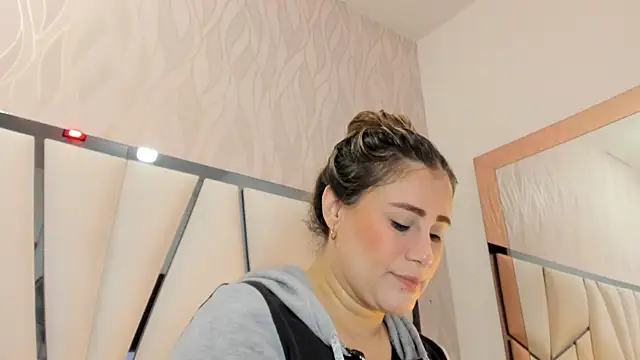 kimberly7  online show from October 30, 2025, 11:44 am