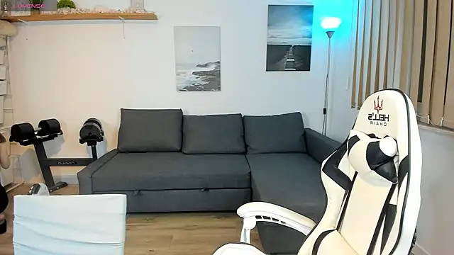 PollyFlame online show from January 24, 2025, 10:51 pm