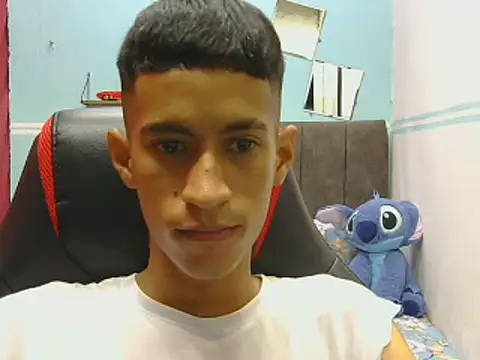 Snapshot of Angelstripboy chatting on June 17, 2026, 8:21 pm Angelstripboy online show from June 17, 2026, 8:21 pm