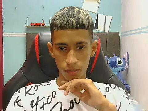 Snapshot of Angelstripboy chatting on August 8, 2026, 8:22 pm Angelstripboy online show from August 8, 2026, 8:22 pm
