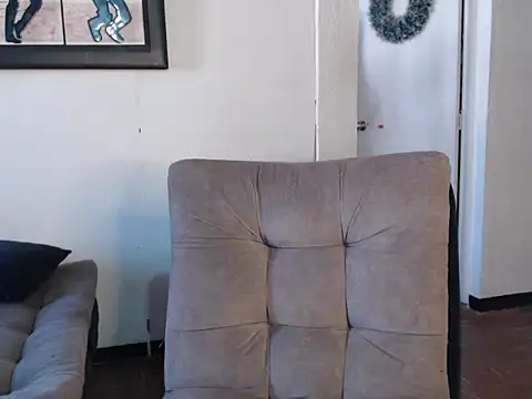 Liamiler01  online show from December 6, 2024, 12:16 pm