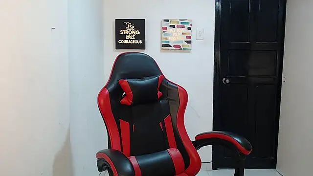 Liamiler01  online show from September 22, 2025, 12:40 pm