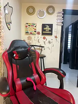 Liamiler01  online show from April 22, 2026, 12:39 pm