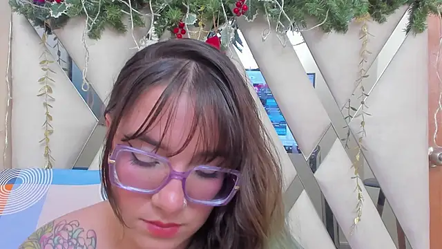 DEVA BLUE  online show from December 6, 2024, 5:20 am