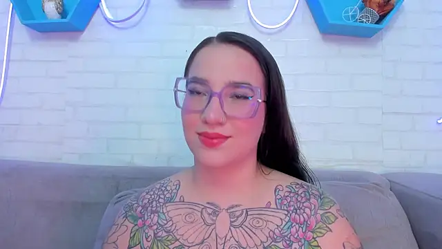 DEVA BLUE  online show from January 19, 2025, 4:33 am