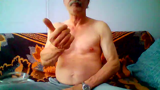 cumloverboyxx69 online show from April 22, 2026, 12:18 pm