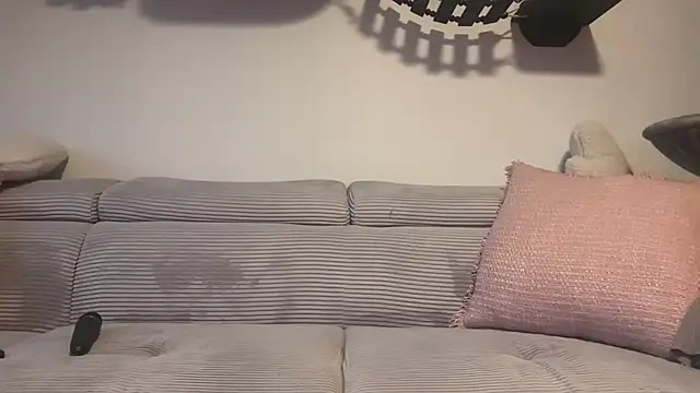 Snapshot of LucyFoxLulu chatting on November 29, 2025, 3:15 pm LucyFoxLulu online show from November 29, 2025, 3:15 pm