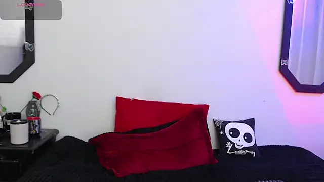 Amy Aloqua online show from October 4, 2025, 3:43 pm