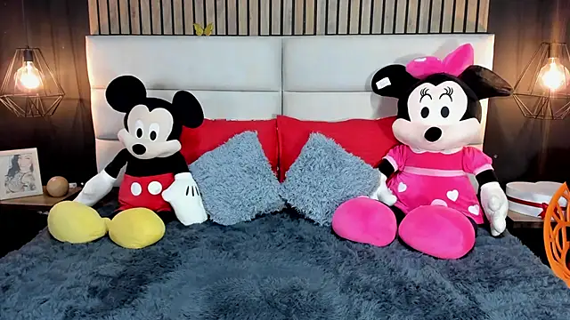 NiicolleMiller online show from February 28, 2025, 6:31 pm