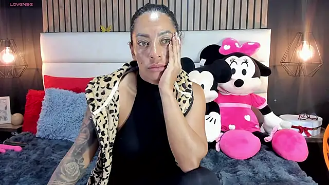 NiicolleMiller online show from March 19, 2025, 10:31 pm