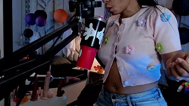 NiicolleMiller online show from October 31, 2025, 11:44 am