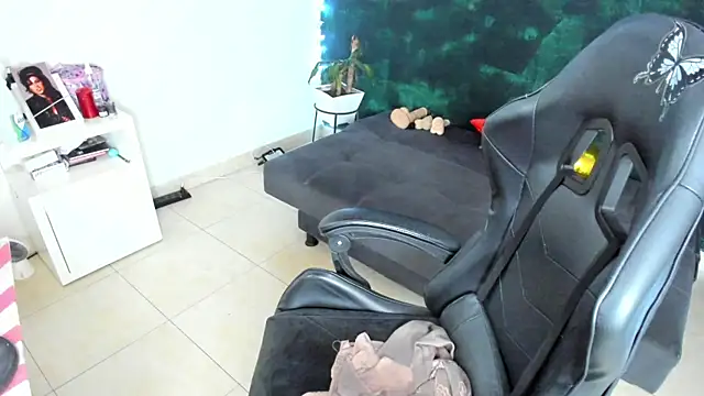 BellaFlaming online show from January 17, 2025, 10:00 am