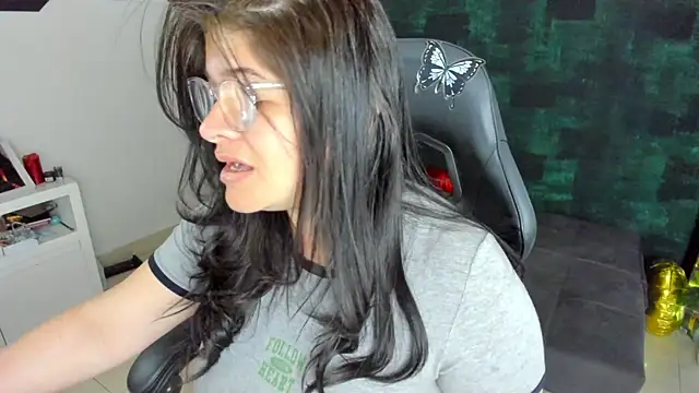 BellaFlaming online show from January 27, 2025, 11:32 am