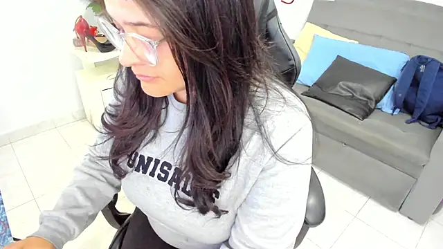 BellaFlaming online show from February 21, 2025, 2:59 pm