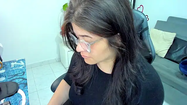 BellaFlaming online show from February 28, 2025, 9:58 am