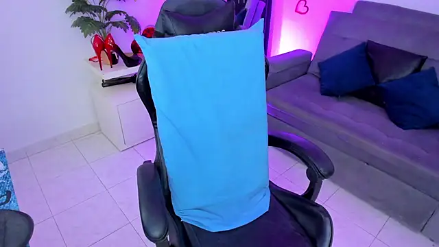 BellaFlaming online show from March 21, 2025, 1:45 pm