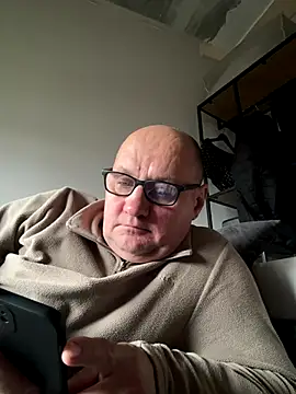 vanjbi45 online show from October 25, 2025, 9:17 am