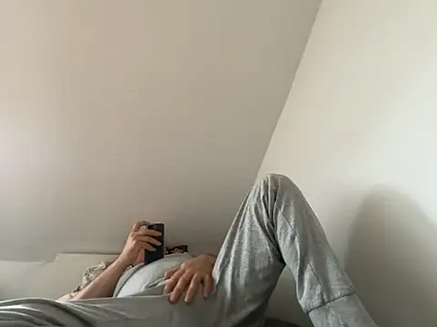 vanjbi45 online show from February 19, 2026, 2:02 pm