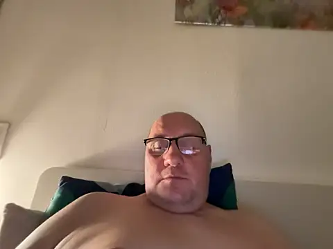 vanjbi45 online show from March 7, 2026, 8:39 pm