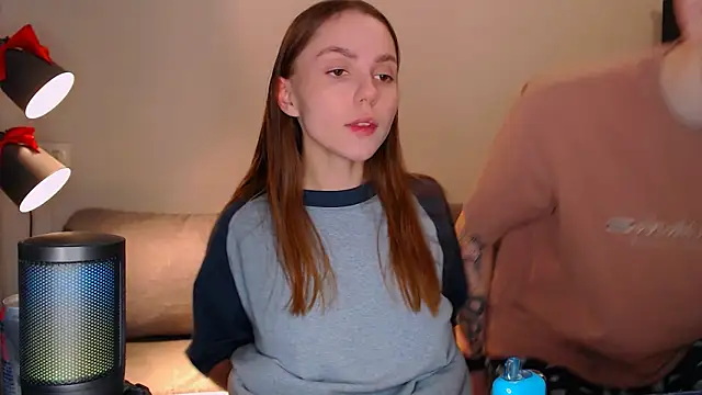 juliaanddima online show from January 8, 2025, 10:27 pm