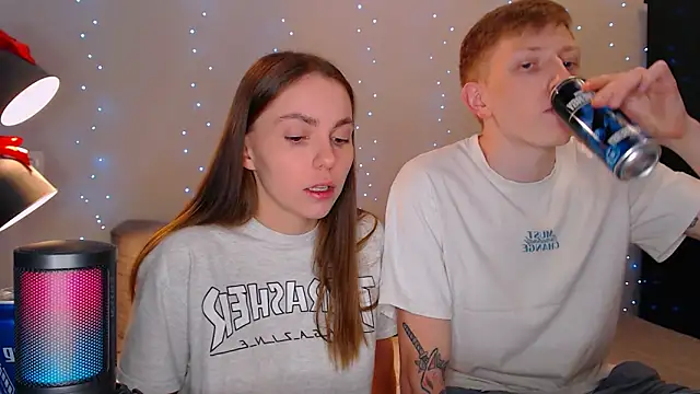 juliaanddima online show from February 17, 2025, 9:30 pm