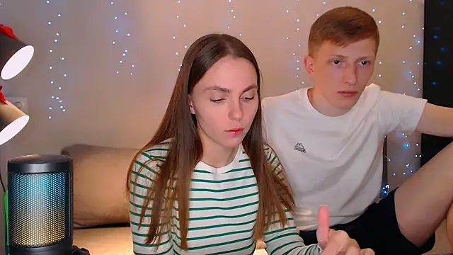 juliaanddima online show from February 20, 2025, 8:58 pm