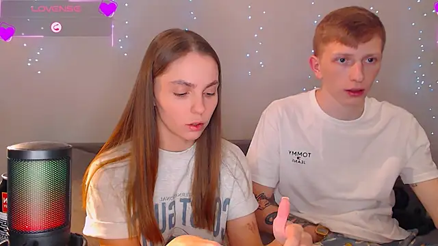 juliaanddima online show from March 1, 2025, 9:37 pm