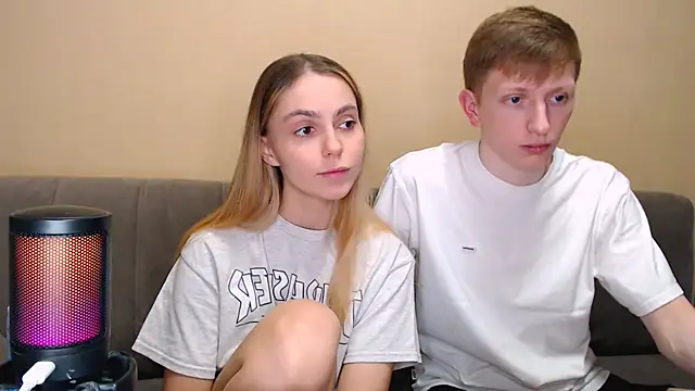 juliaanddima online show from February 6, 2026, 11:08 pm