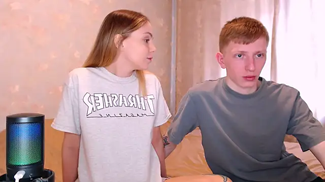 juliaanddima online show from March 17, 2026, 7:23 am