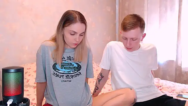 juliaanddima online show from April 21, 2026, 7:58 am