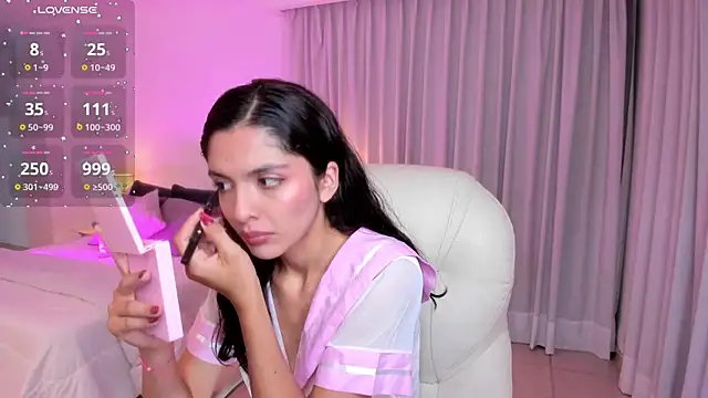 miiaa evans online show from January 7, 2025, 3:35 am