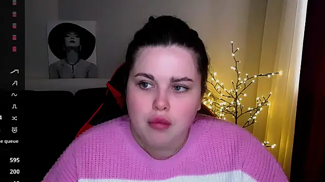 Emily Mo online show from February 13, 2025, 9:41 am